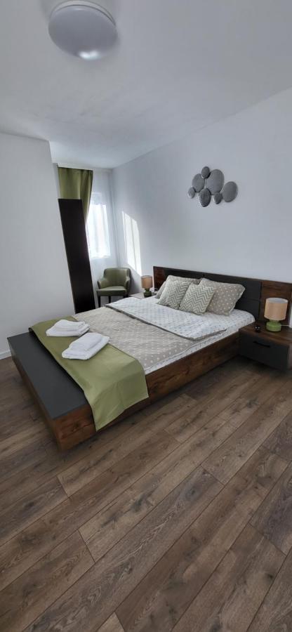 Отель Huesca House Турда Экстерьер фото