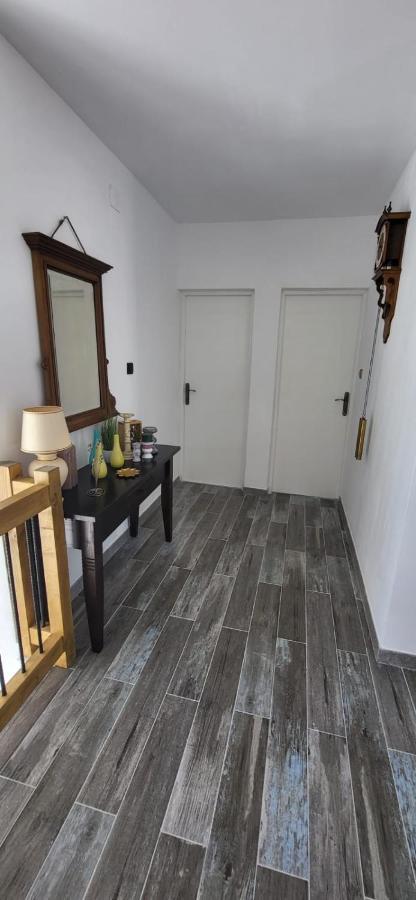 Отель Huesca House Турда Экстерьер фото